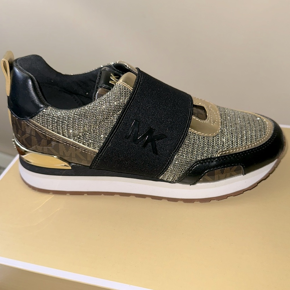 MICHAEL KORS TEDDI TRAINER🤎